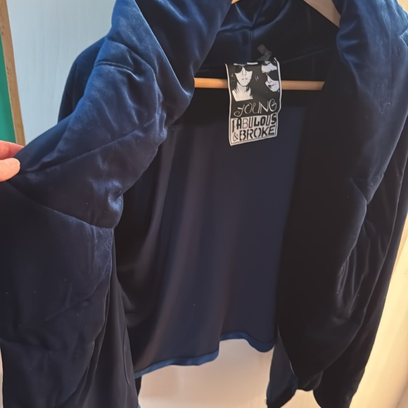 Velvet/velour puffy collar/neck open cardigan. - Picture 5 of 6